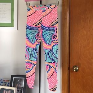 Girls L (8-10) Lilly Pulitzer Maia legging.